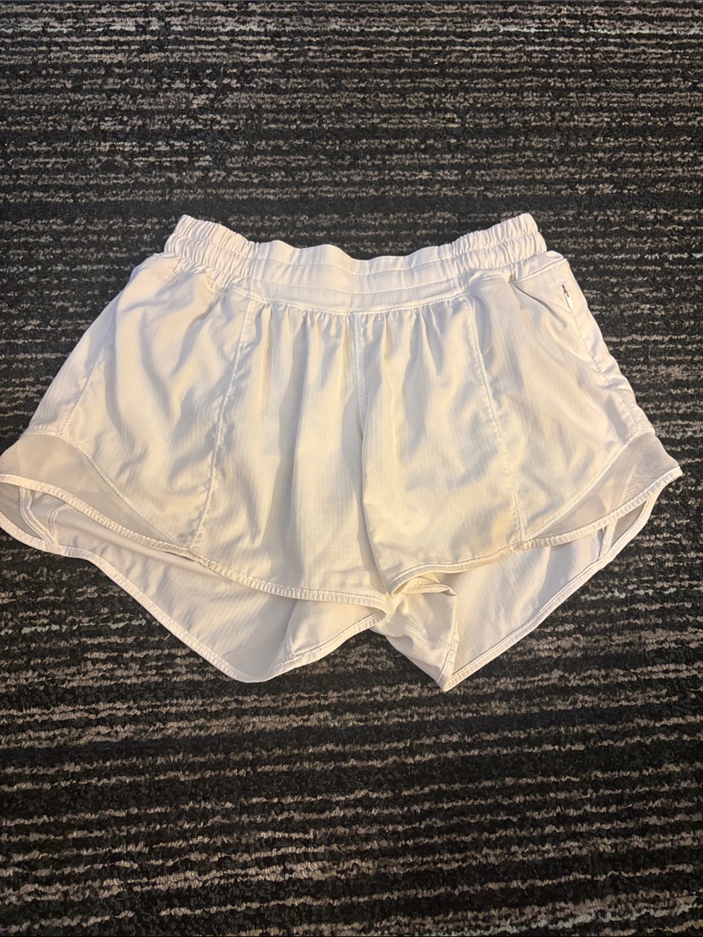 lululemon athletica Hotty Hot White Lightweight Athletic Shorts Size 4